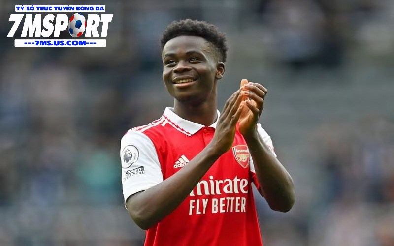 Bukayo Saka tỏa sáng bằng khả năng chơi ở nhiều vị trí trên sân Bukayo Saka tỏa sáng bằng khả năng chơi ở nhiều vị trí trên sân